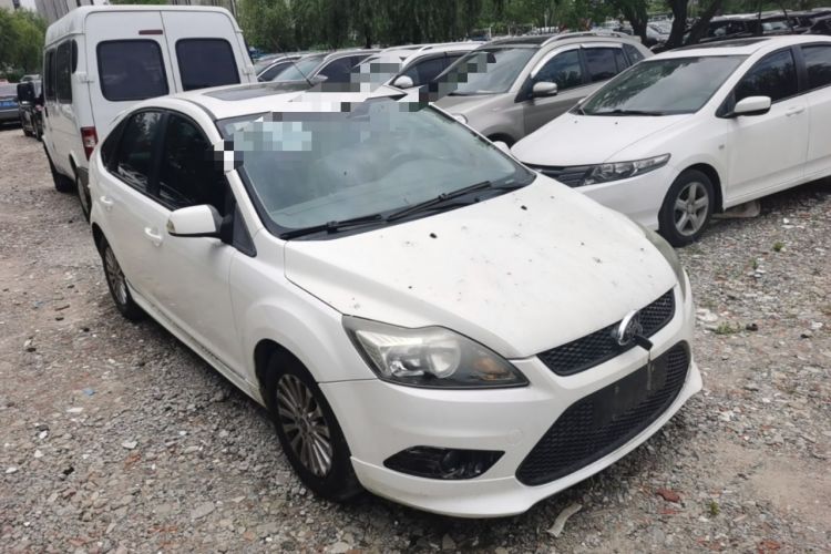 Used Ford Focus 2013 Hatchback Classic 1.8L Automatic Fashion Edition Front Right 45 Deg