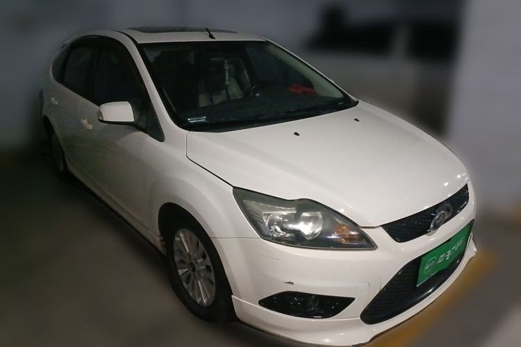 Used Ford Focus 2013 Hatchback Classic 1.8L Automatic Fashion Edition Front Right 45 Deg