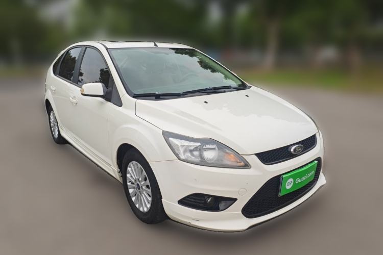 Used Ford Focus 2013 Hatchback Classic 1.8L Automatic Fashion Edition Front Right 45 Deg
