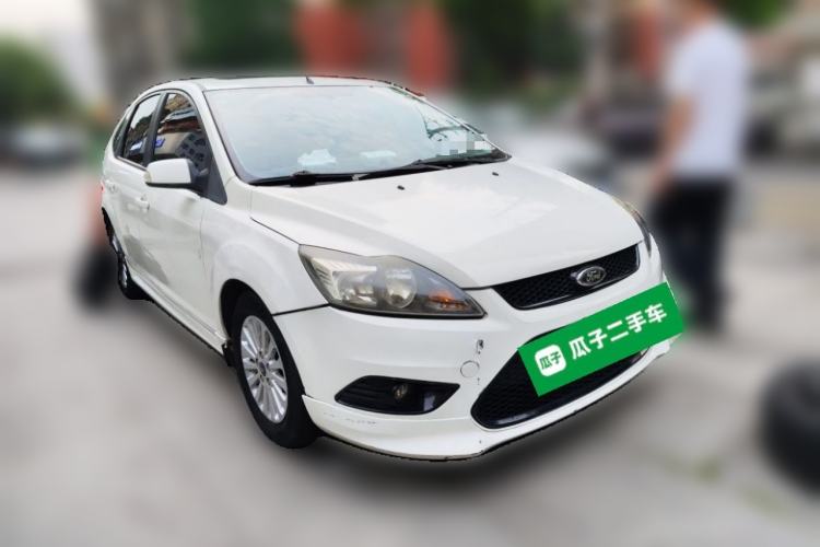 Used Ford Focus 2013 Hatchback Classic 1.8L Automatic Fashion Edition Front Right 45 Deg