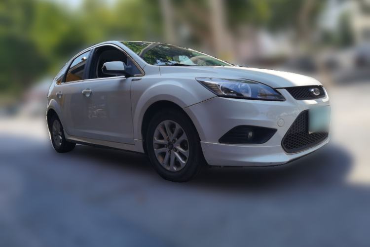 Used Ford Focus 2013 Hatchback Classic 1.8L Manual Base Model Front Right 45 Deg