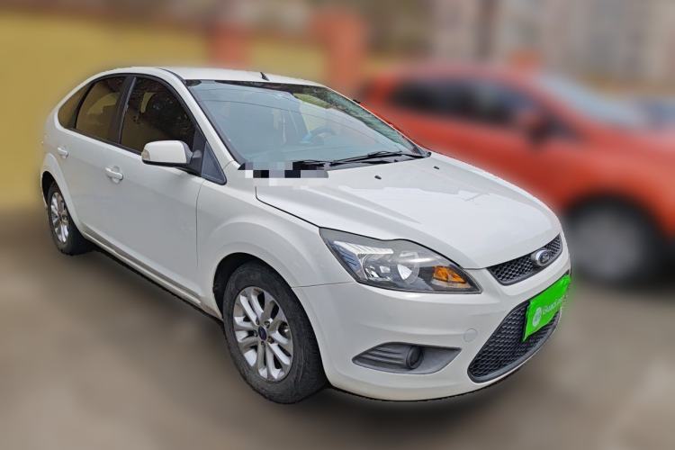 Used Ford Focus 2013 Hatchback Classic 1.8L Automatic Base Model Front Right 45 Deg