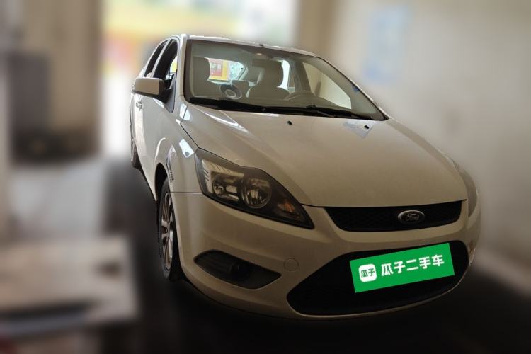 Used Ford Focus 2013 Hatchback Classic 1.8L Manual Base Model Front Right 45 Deg