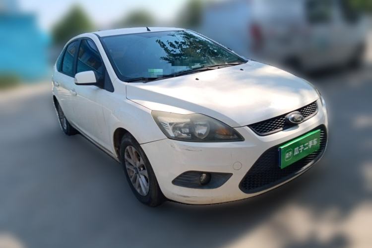 Used Ford Focus 2013 Hatchback Classic 1.8L Manual Base Model Front Right 45 Deg