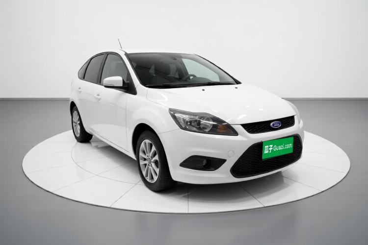 Used Ford Focus 2013 Hatchback Classic 1.8L Automatic Base Model Front Right 45 Deg