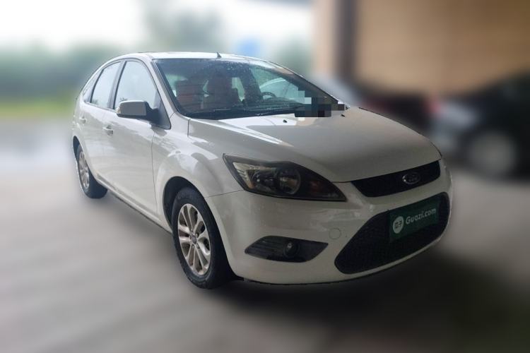Used Ford Focus 2013 Hatchback Classic 1.8L Automatic Base Model Front Right 45 Deg