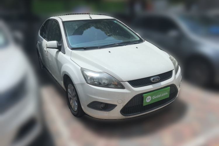 Used Ford Focus 2013 Hatchback Classic 1.8L Automatic Base Model Front Right 45 Deg