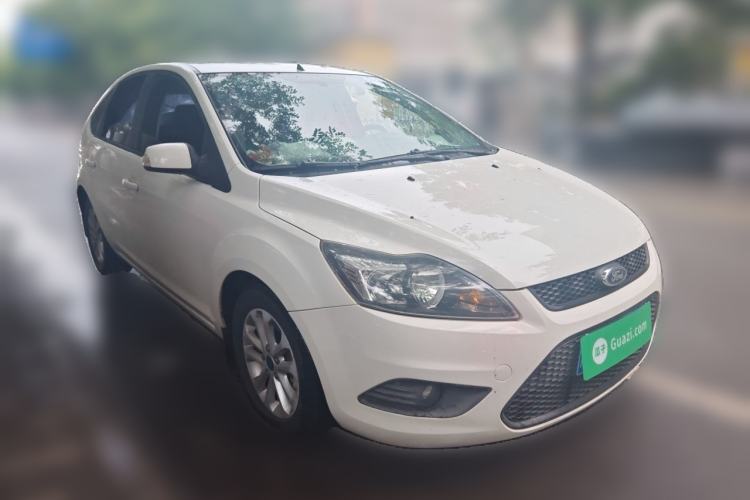 Used Ford Focus 2013 Hatchback Classic 1.8L Automatic Base Model Front Right 45 Deg