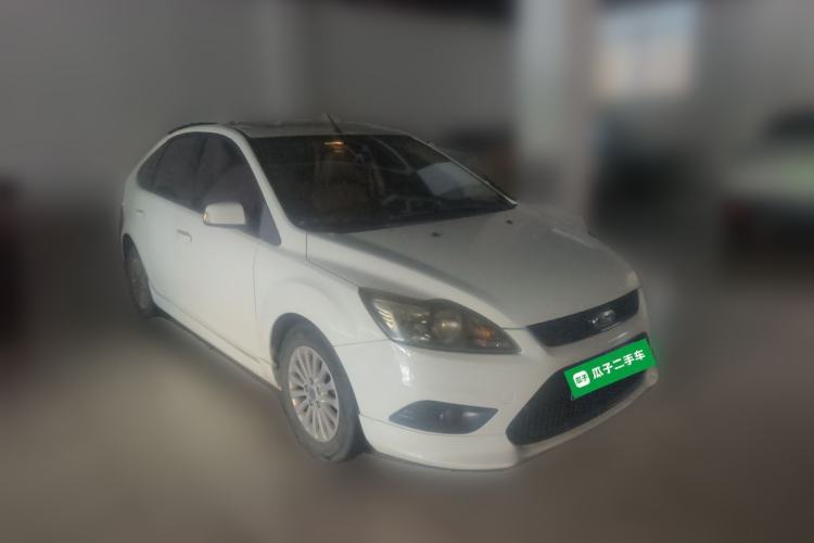 Used Ford Focus 2013 Hatchback Classic 1.8L Automatic Fashion Edition Front Right 45 Deg