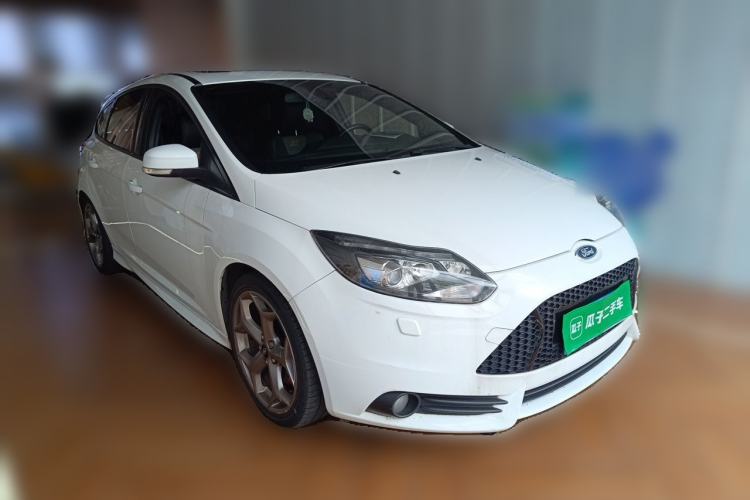 Used Ford Focus 2013 2.0T ST Standard Edition Front Right 45 Deg