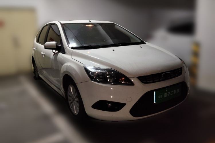 Used Ford Focus 2013 Hatchback Classic 1.8L Automatic Fashion Edition Front Right 45 Deg