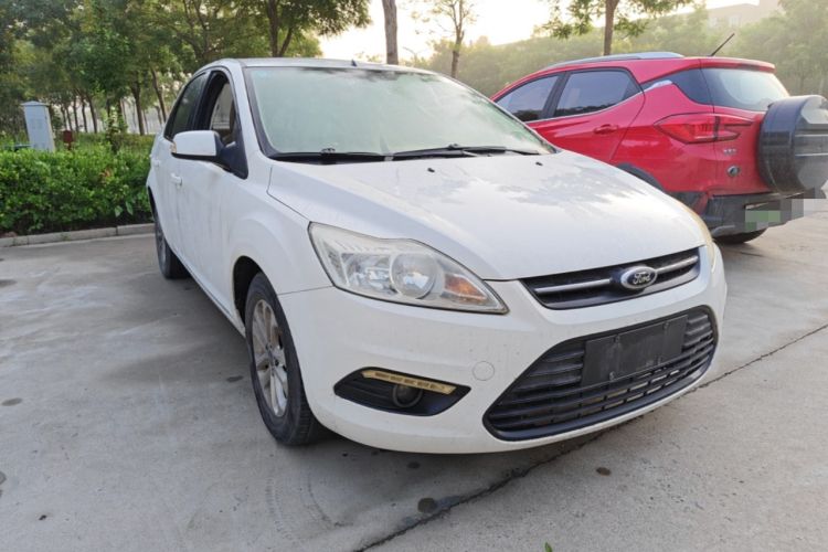 Used Ford Focus 2013 Sedan Classic 1.8L Automatic Base Model Front Right 45 Deg