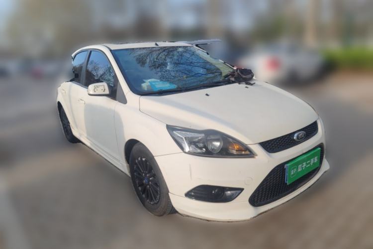Used Ford Focus 2013 Hatchback Classic 1.8L Automatic Fashion Edition Front Right 45 Deg