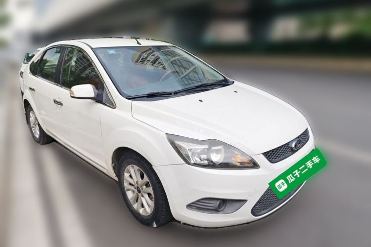 Used Ford Focus 2013 Hatchback Classic 1.8L Automatic Base Model Front Right 45 Deg