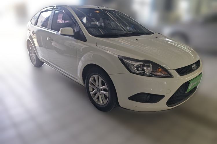 Used Ford Focus 2013 Hatchback Classic 1.8L Manual Base Model Front Right 45 Deg