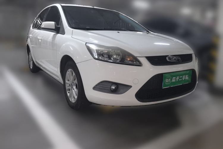 Used Ford Focus 2013 Hatchback Classic 1.8L Automatic Base Model Front Right 45 Deg