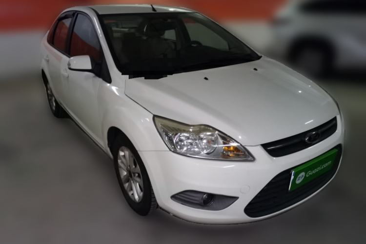 Used Ford Focus 2013 Sedan Classic 1.8L Automatic Base Model Front Right 45 Deg