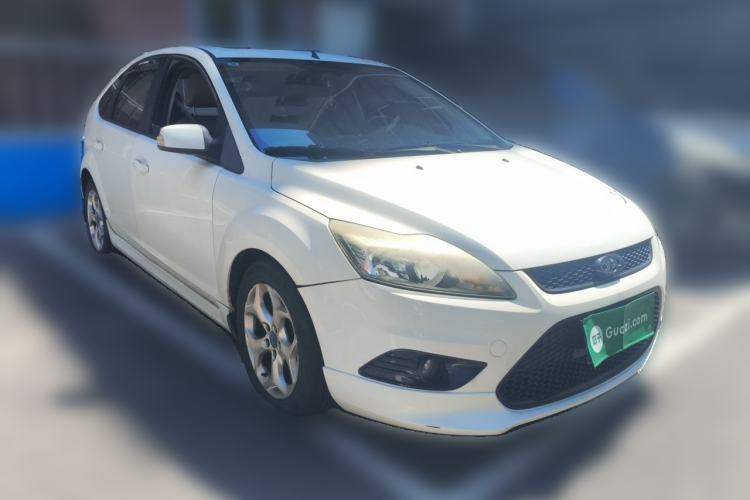 Used Ford Focus 2013 Hatchback Classic 1.8L Manual Fashion Edition Front Right 45 Deg