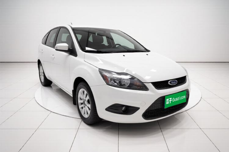 Used Ford Focus 2013 Hatchback Classic 1.8L Manual Base Model Front Right 45 Deg