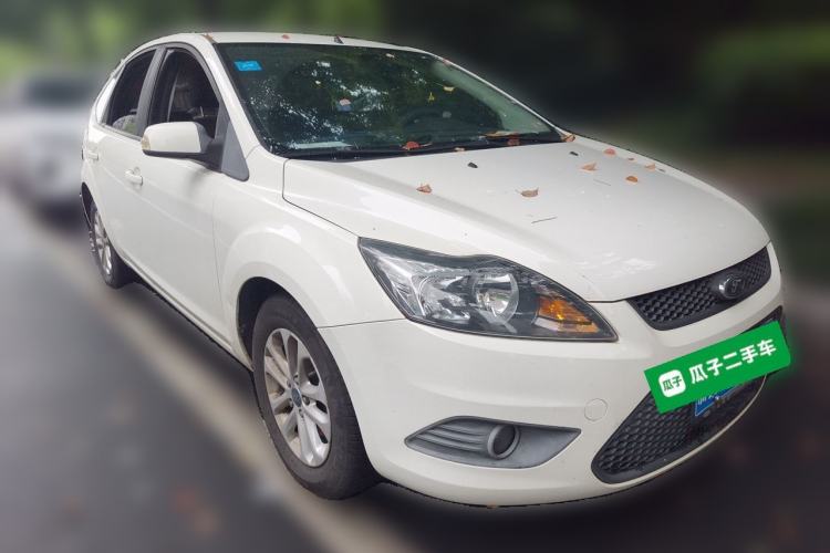 Used Ford Focus 2013 Hatchback Classic 1.8L Manual Base Model Front Right 45 Deg