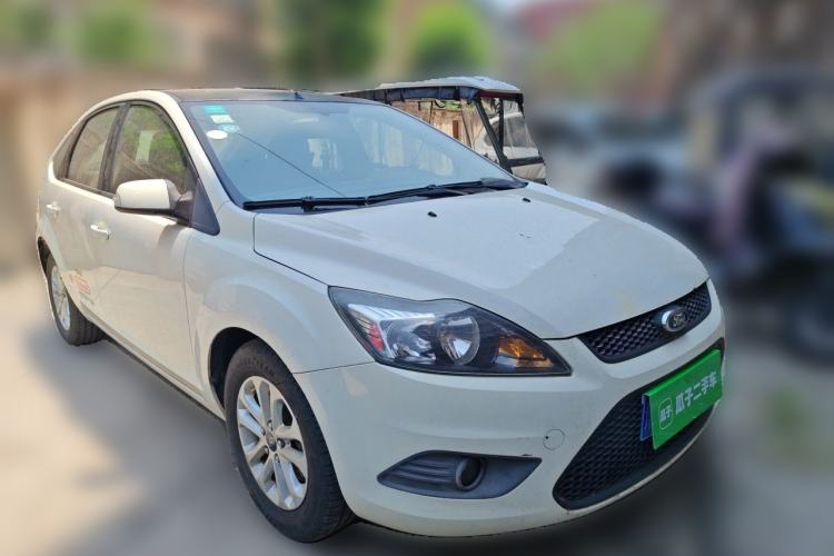 Used Ford Focus 2013 Hatchback Classic 1.8L Automatic Millionth Anniversary Edition Front Right 45 Deg