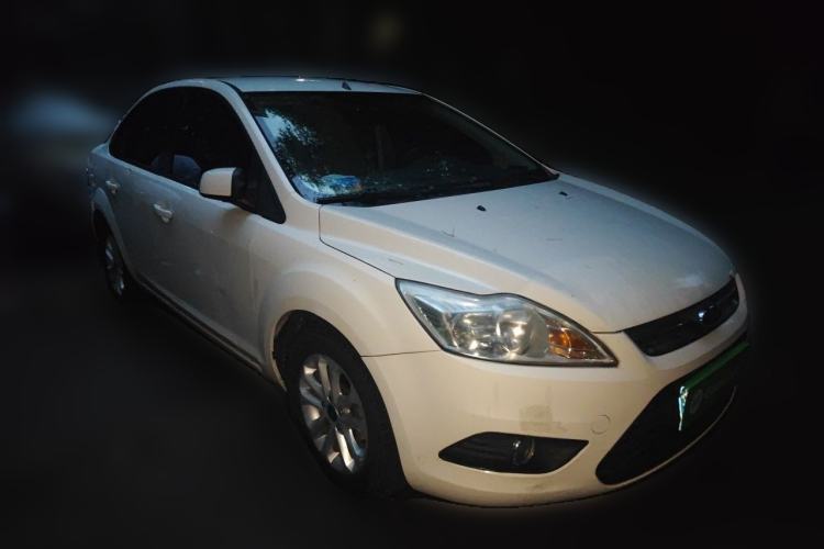 Used Ford Focus 2013 Sedan Classic 1.8L Automatic Base Model Front Right 45 Deg