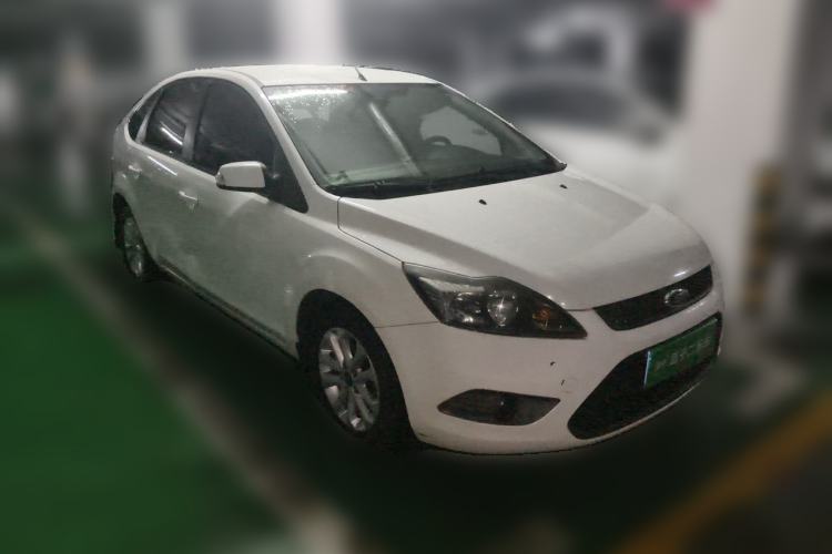 Used Ford Focus 2013 Hatchback Classic 1.8L Manual Base Model Front Right 45 Deg