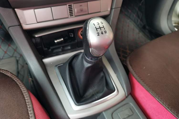 Used Ford Focus 2013 Hatchback Classic 1.8L Manual Base Model Gear Lever