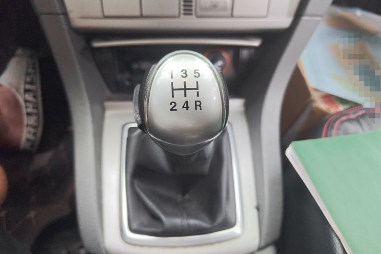 Used Ford Focus 2013 Hatchback Classic 1.8L Manual Base Model Gear Lever