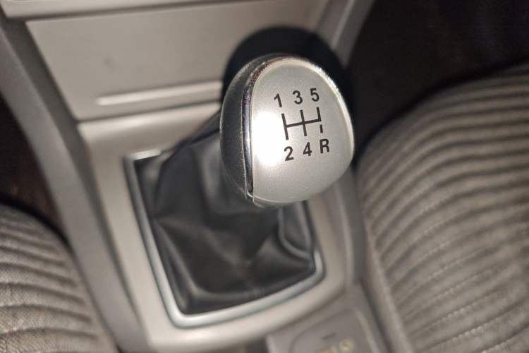 Used Ford Focus 2013 Hatchback Classic 1.8L Manual Base Model Gear Lever
