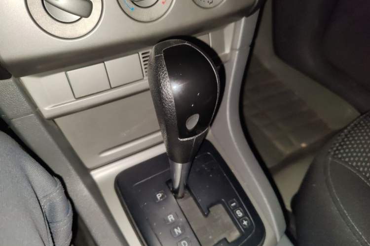 Used Ford Focus 2013 Hatchback Classic 1.8L Automatic Base Model Gear Lever