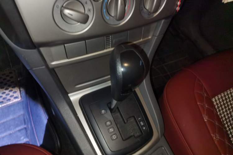 Used Ford Focus 2013 Hatchback Classic 1.8L Automatic Base Model Gear Lever