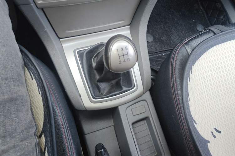 Used Ford Focus 2013 Hatchback Classic 1.8L Manual Base Model Gear Lever