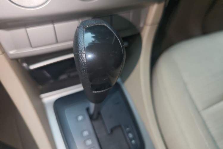 Used Ford Focus 2013 Sedan Classic 1.8L Automatic Millionth Anniversary Edition Gear Lever