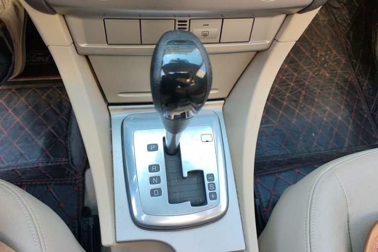 Used Ford Focus 2013 Hatchback Classic 1.8L Automatic Fashion Edition Gear Lever