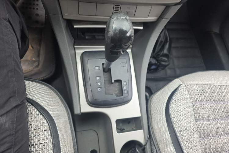Used Ford Focus 2013 Hatchback Classic 1.8L Automatic Millionth Anniversary Edition Gear Lever