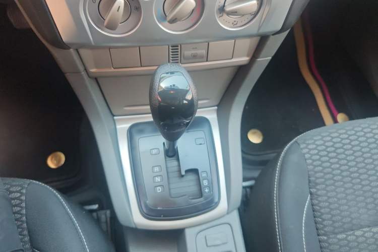 Used Ford Focus 2013 Hatchback Classic 1.8L Automatic Base Model Gear Lever