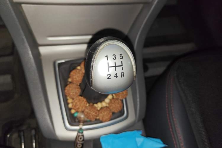 Used Ford Focus 2013 Hatchback Classic 1.8L Manual Base Model Gear Lever