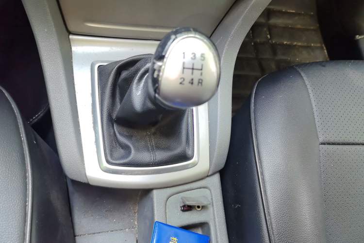 Used Ford Focus 2013 Hatchback Classic 1.8L Manual Base Model Gear Lever