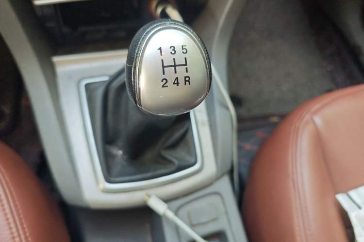 Used Ford Focus 2013 Hatchback Classic 1.8L Manual Base Model Gear Lever