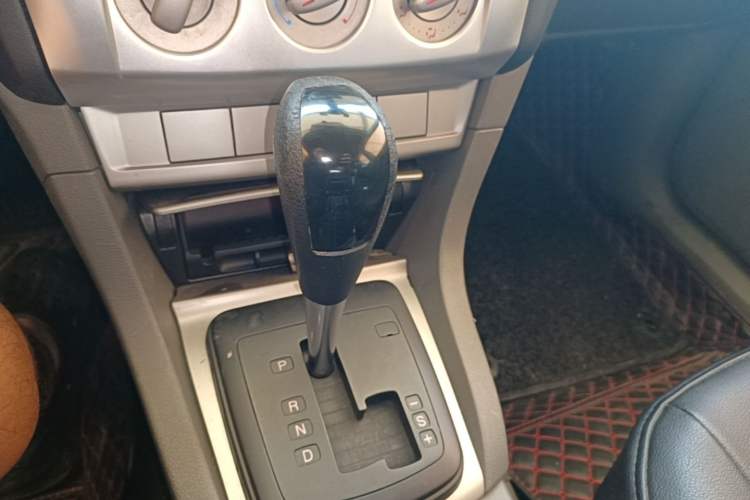 Used Ford Focus 2013 Hatchback Classic 1.8L Automatic Base Model Gear Lever