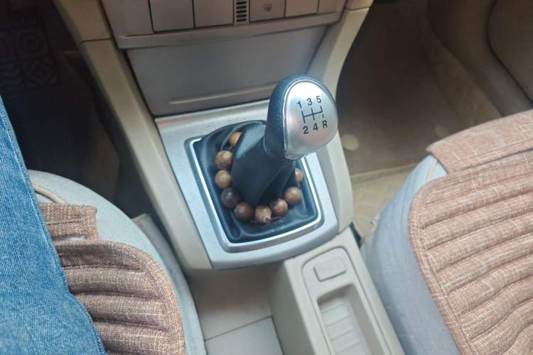 Used Ford Focus 2013 Sedan Classic 1.8L Manual Base Model Gear Lever