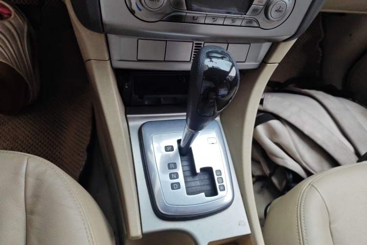 Used Ford Focus 2013 Hatchback Classic 1.8L Automatic Base Model Gear Lever