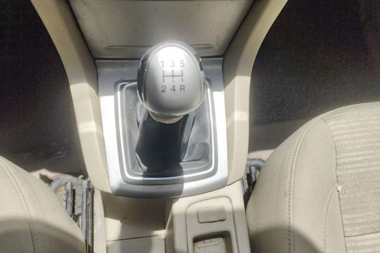 Used Ford Focus 2013 Sedan Classic 1.8L Manual Base Model Gear Lever