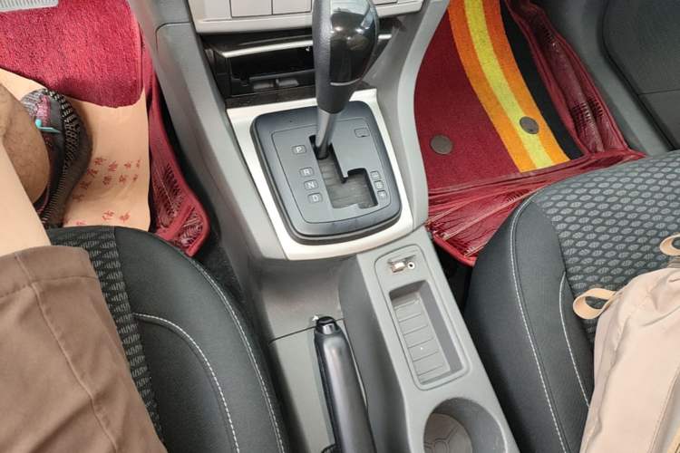 Used Ford Focus 2013 Hatchback Classic 1.8L Automatic Base Model Gear Lever