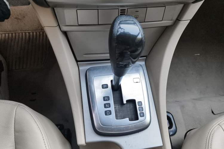 Used Ford Focus 2013 Hatchback Classic 1.8L Automatic Fashion Edition Gear Lever