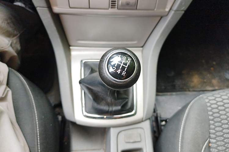 Used Ford Focus 2013 Hatchback Classic 1.8L Manual Base Model Gear Lever