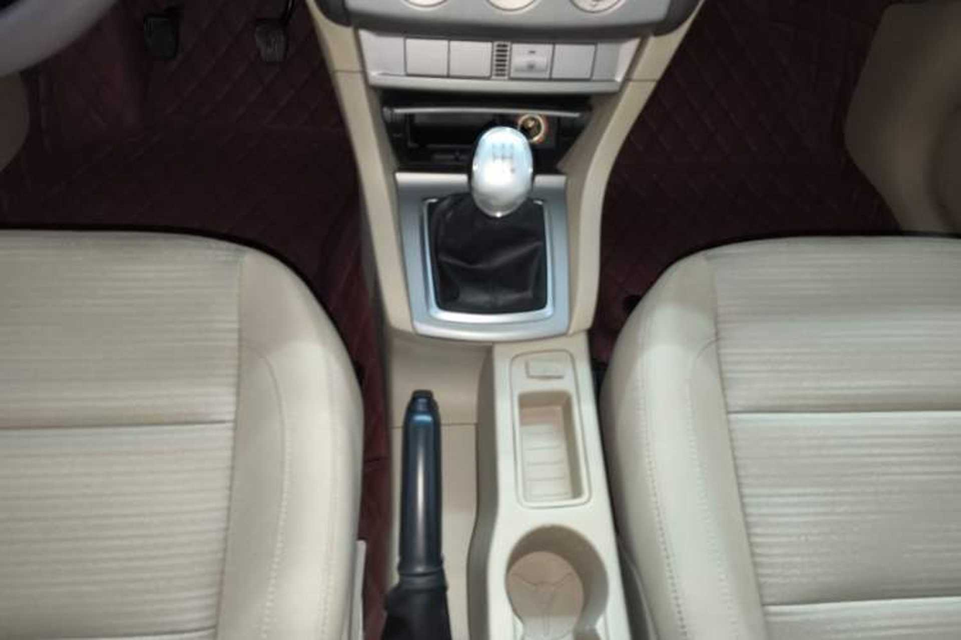 Used Ford Focus 2013 Sedan Classic 1.8L Manual Base Model Gear Lever