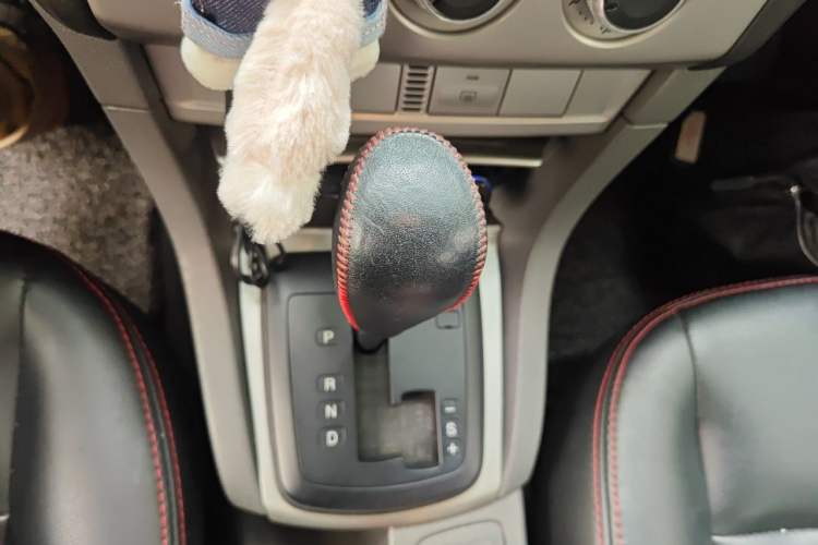 Used Ford Focus 2013 Hatchback Classic 1.8L Automatic Base Model Gear Lever