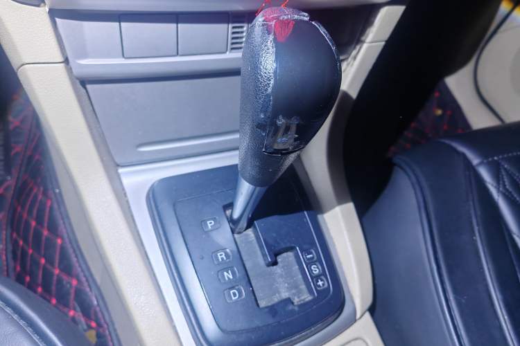 Used Ford Focus 2013 Hatchback Classic 1.8L Automatic Base Model Gear Lever